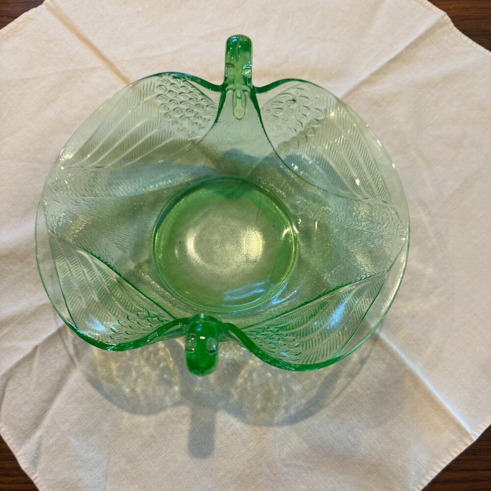 Vintage Fenton Double Swan Handled Bowl